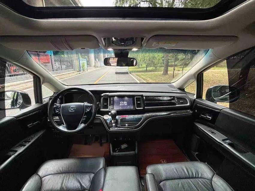 Honda Elysion 2019 2.0L Hybrid Luxury Edition — миниатюра 9