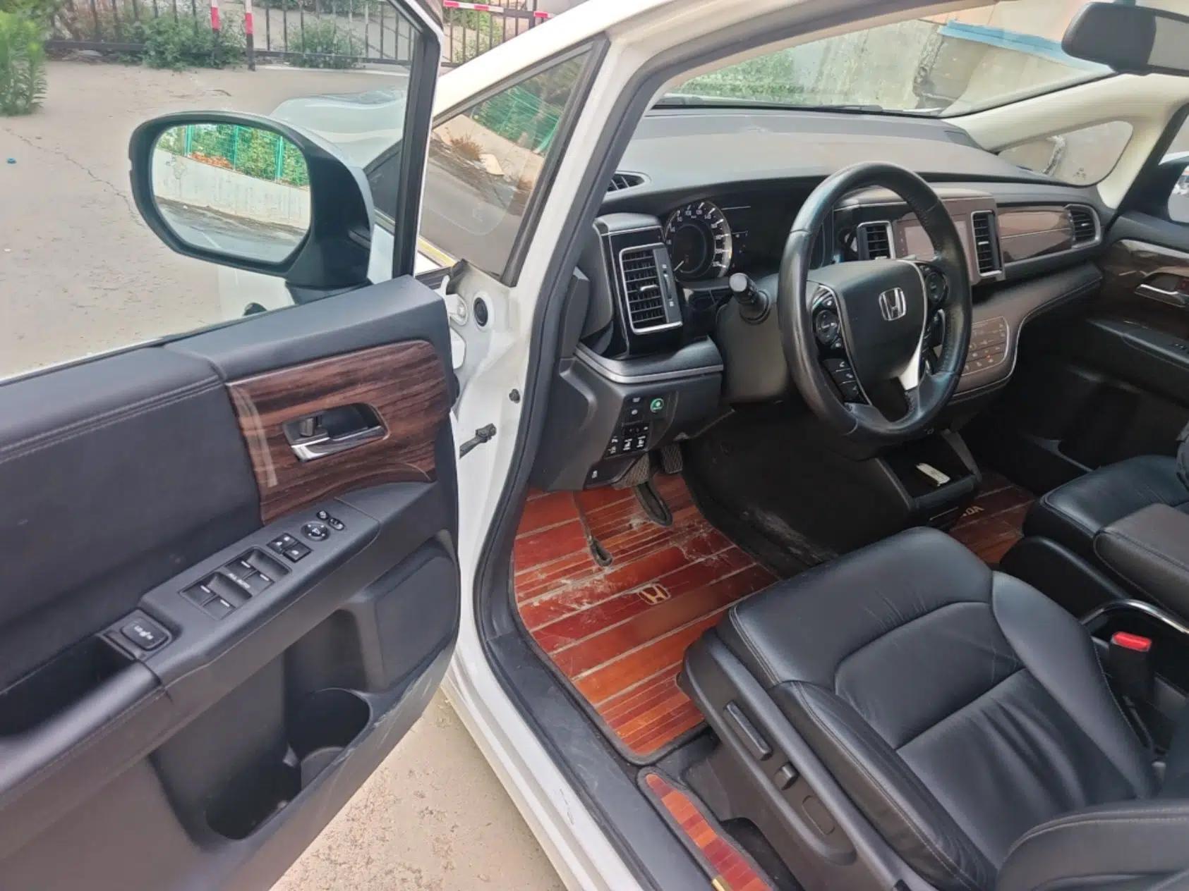 Honda Elysion 2016 2.4L Luxury Edition — миниатюра 18