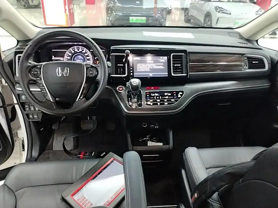 Honda Elysion 2016 2.4L Style Edition — миниатюра 12