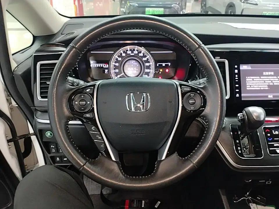 Honda Elysion 2016 2.4L Style Edition — миниатюра 13