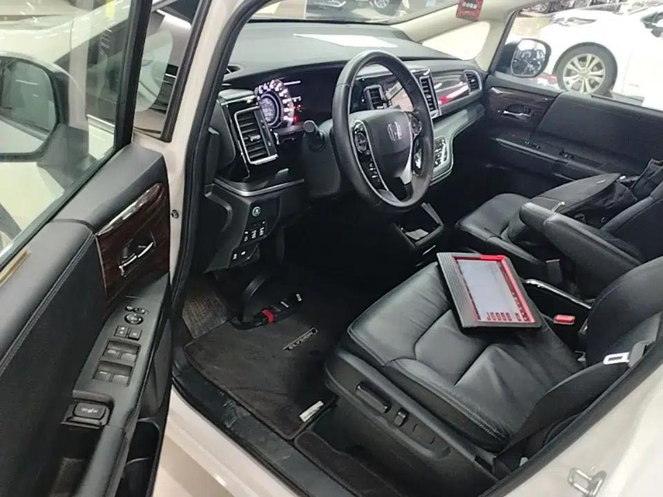 Honda Elysion 2016 2.4L Style Edition — миниатюра 18