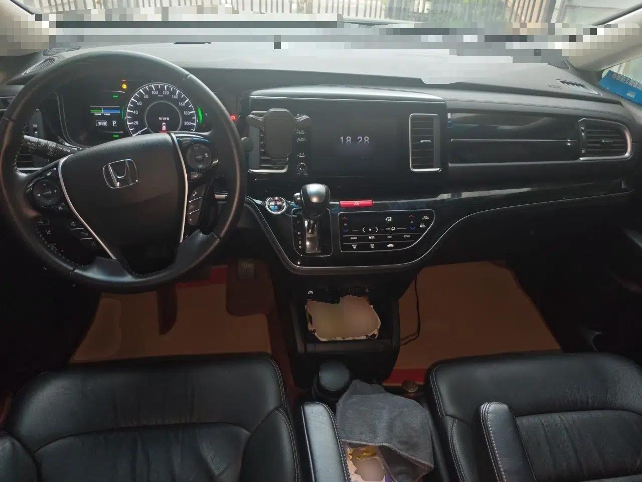 Honda Elysion 2019 2.0L Hybrid Luxury Edition — миниатюра 18