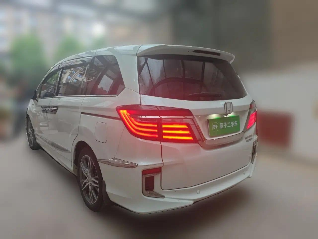Honda Elysion 2019 2.0L Hybrid Luxury Edition — миниатюра 4
