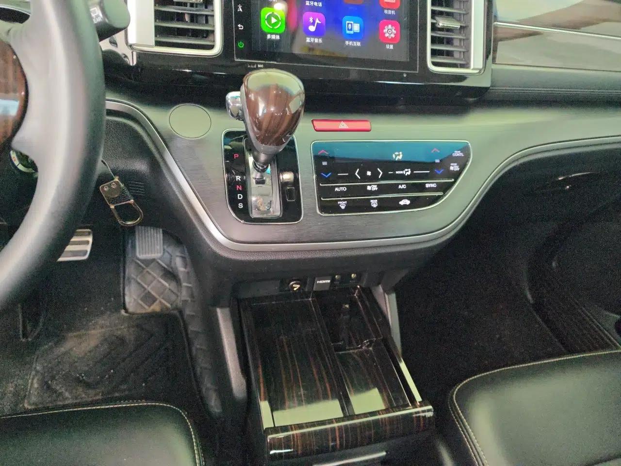 Honda Elysion 2016 2.4L Classic Edition — миниатюра 14