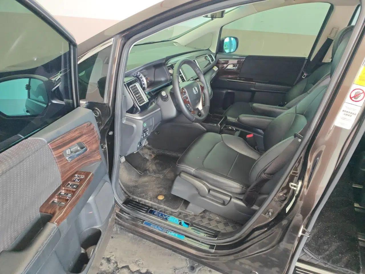 Honda Elysion 2016 2.4L Classic Edition — миниатюра 16