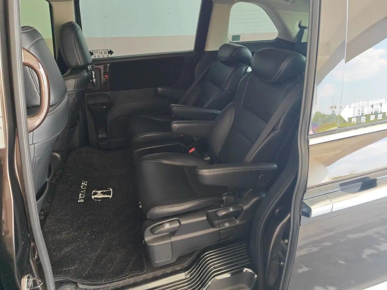 Honda Elysion 2016 2.4L Classic Edition — миниатюра 17