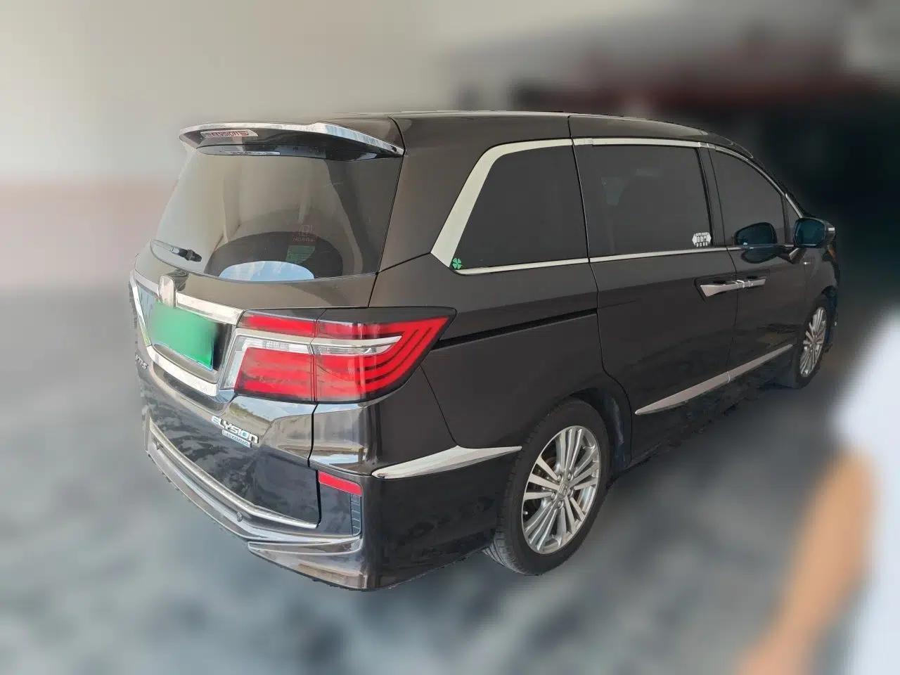 Honda Elysion 2016 2.4L Classic Edition — миниатюра 6