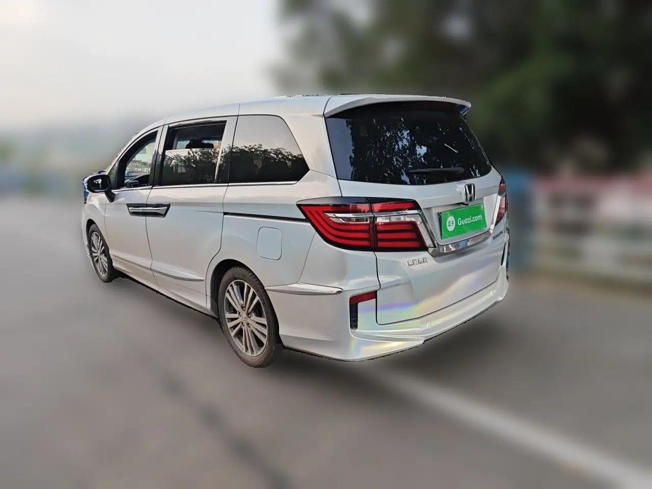 Honda Elysion 2016 2.4L Supreme Edition — миниатюра 4