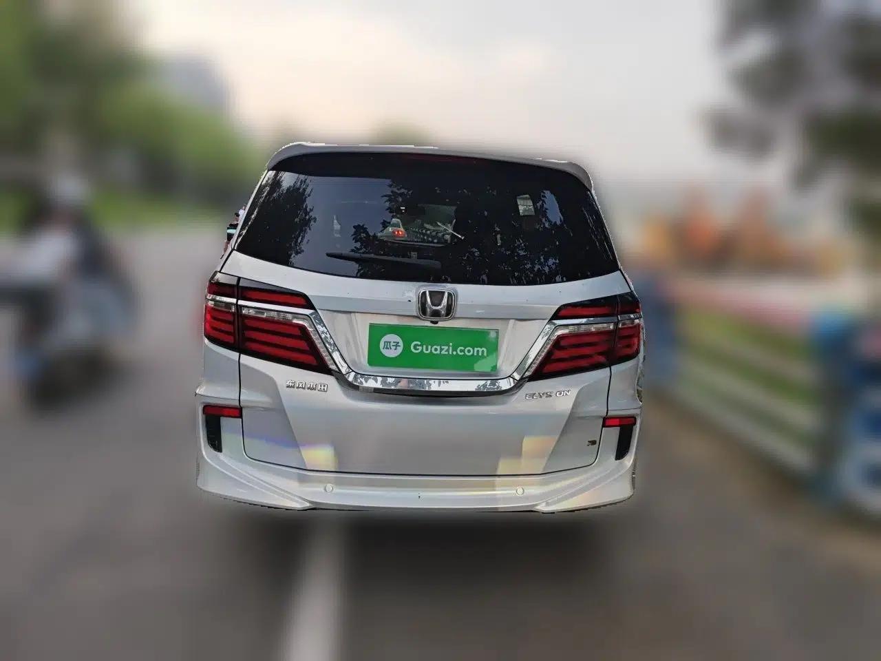 Honda Elysion 2016 2.4L Supreme Edition — миниатюра 5