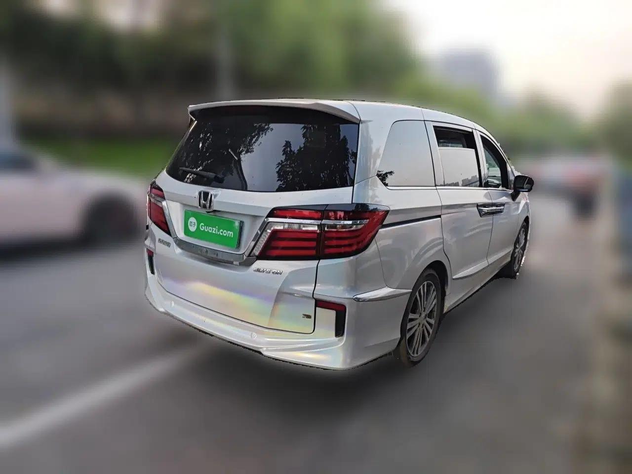 Honda Elysion 2016 2.4L Supreme Edition — миниатюра 6