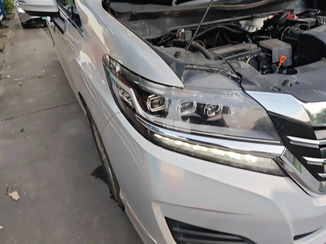 Honda Elysion 2016 2.4L Supreme Edition — миниатюра 7