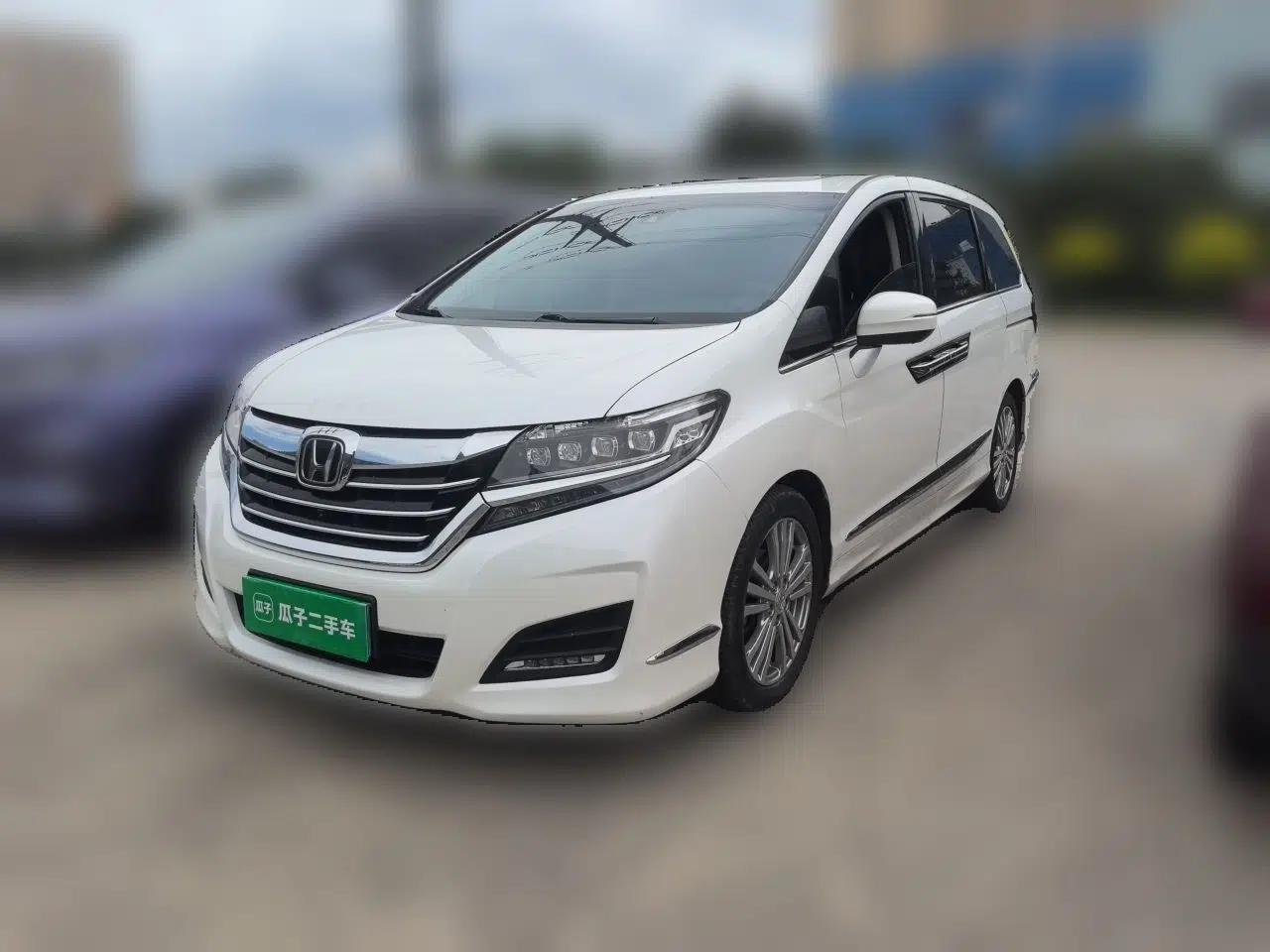 Honda Elysion 2016 2.4L Supreme Edition — миниатюра 1