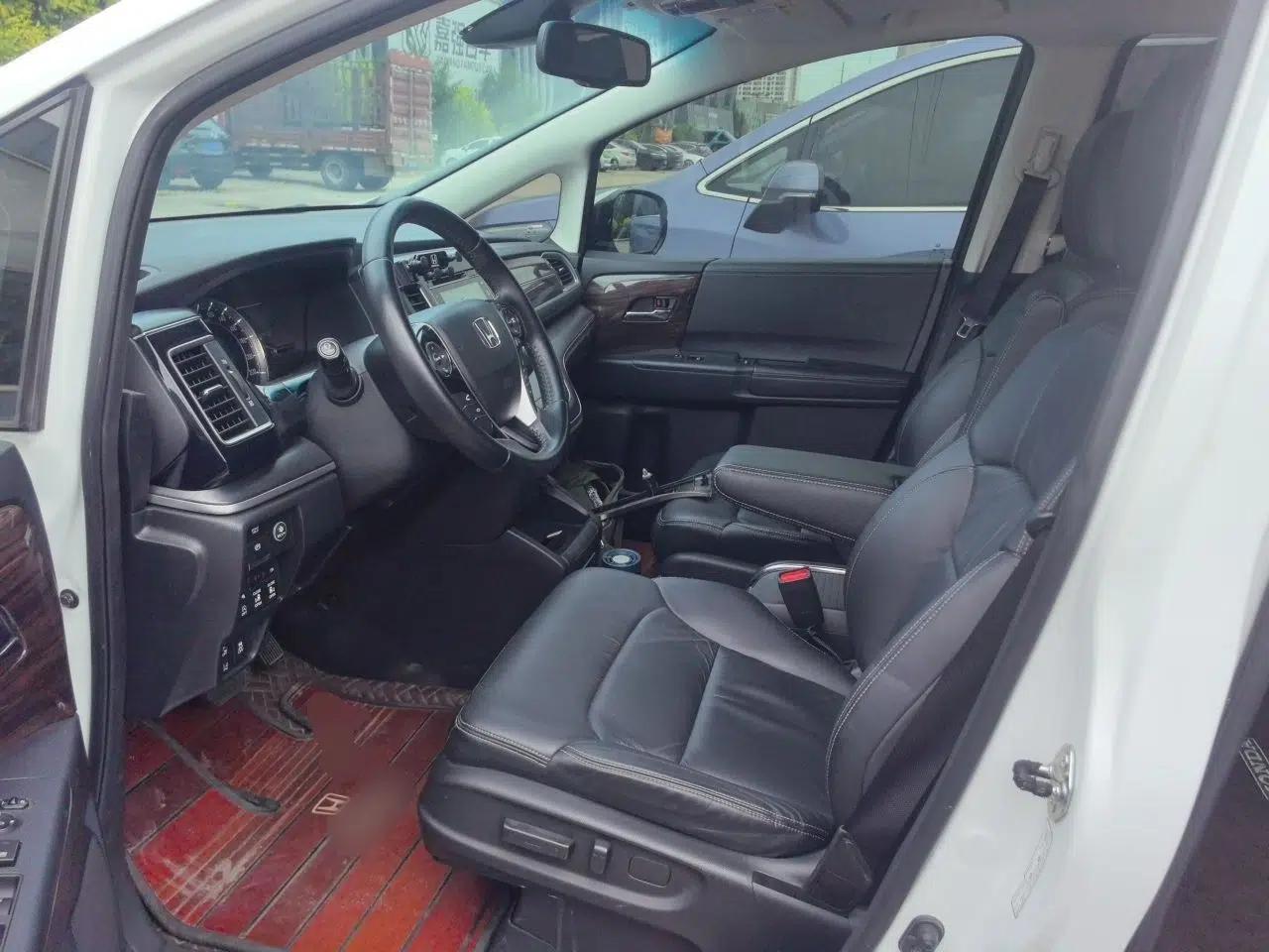 Honda Elysion 2016 2.4L Supreme Edition — миниатюра 15