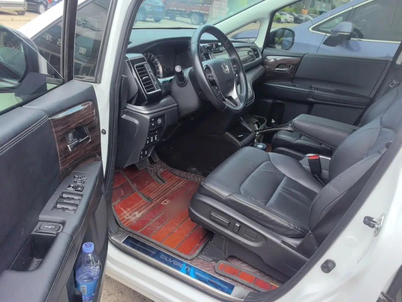 Honda Elysion 2016 2.4L Supreme Edition — миниатюра 16
