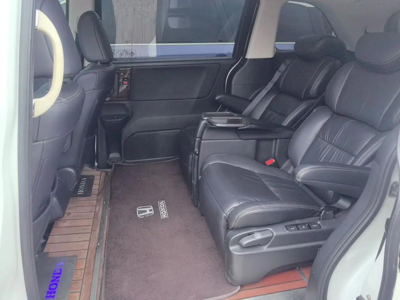 Honda Elysion 2016 2.4L Supreme Edition — миниатюра 17