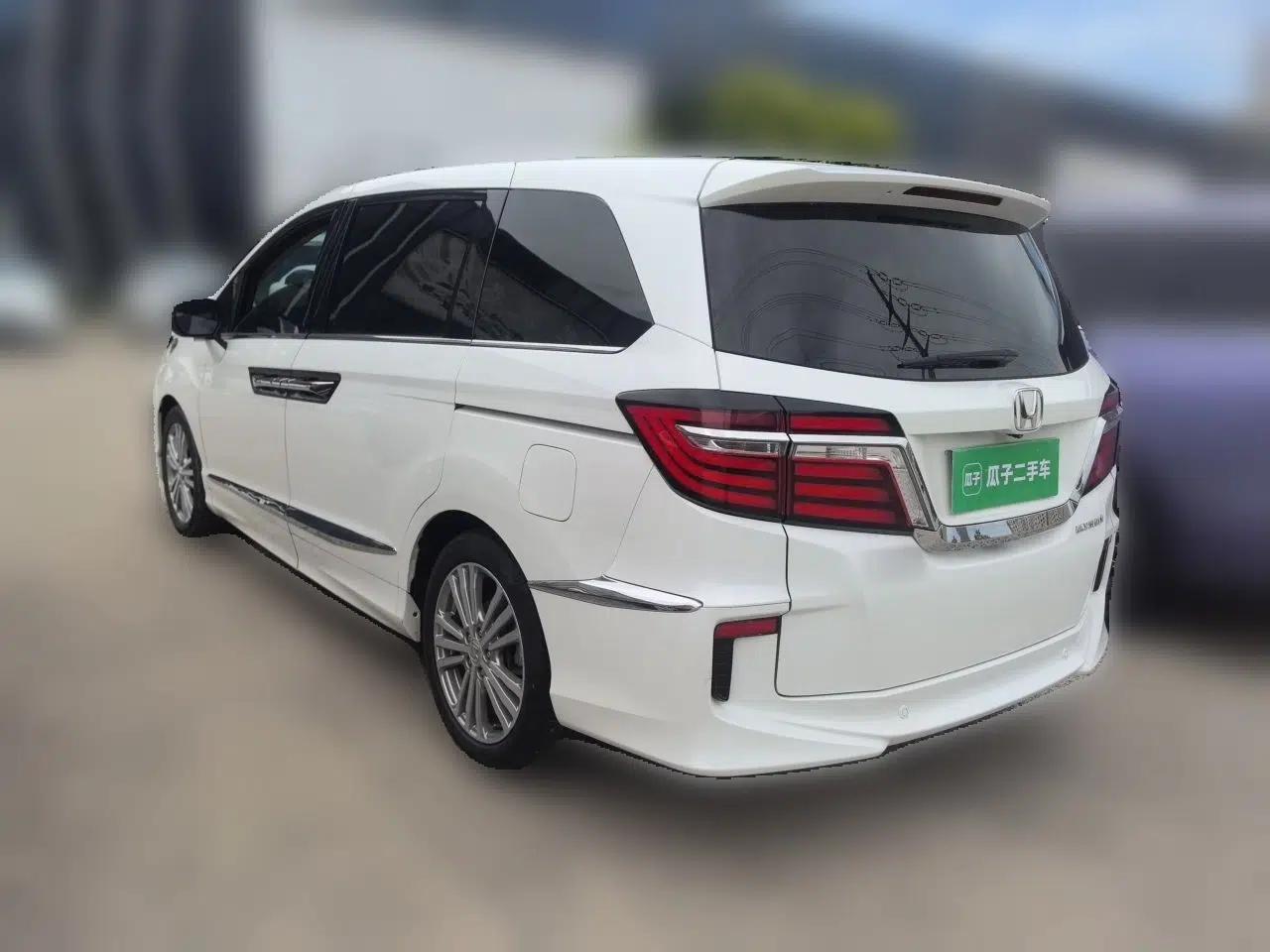 Honda Elysion 2016 2.4L Supreme Edition — миниатюра 4