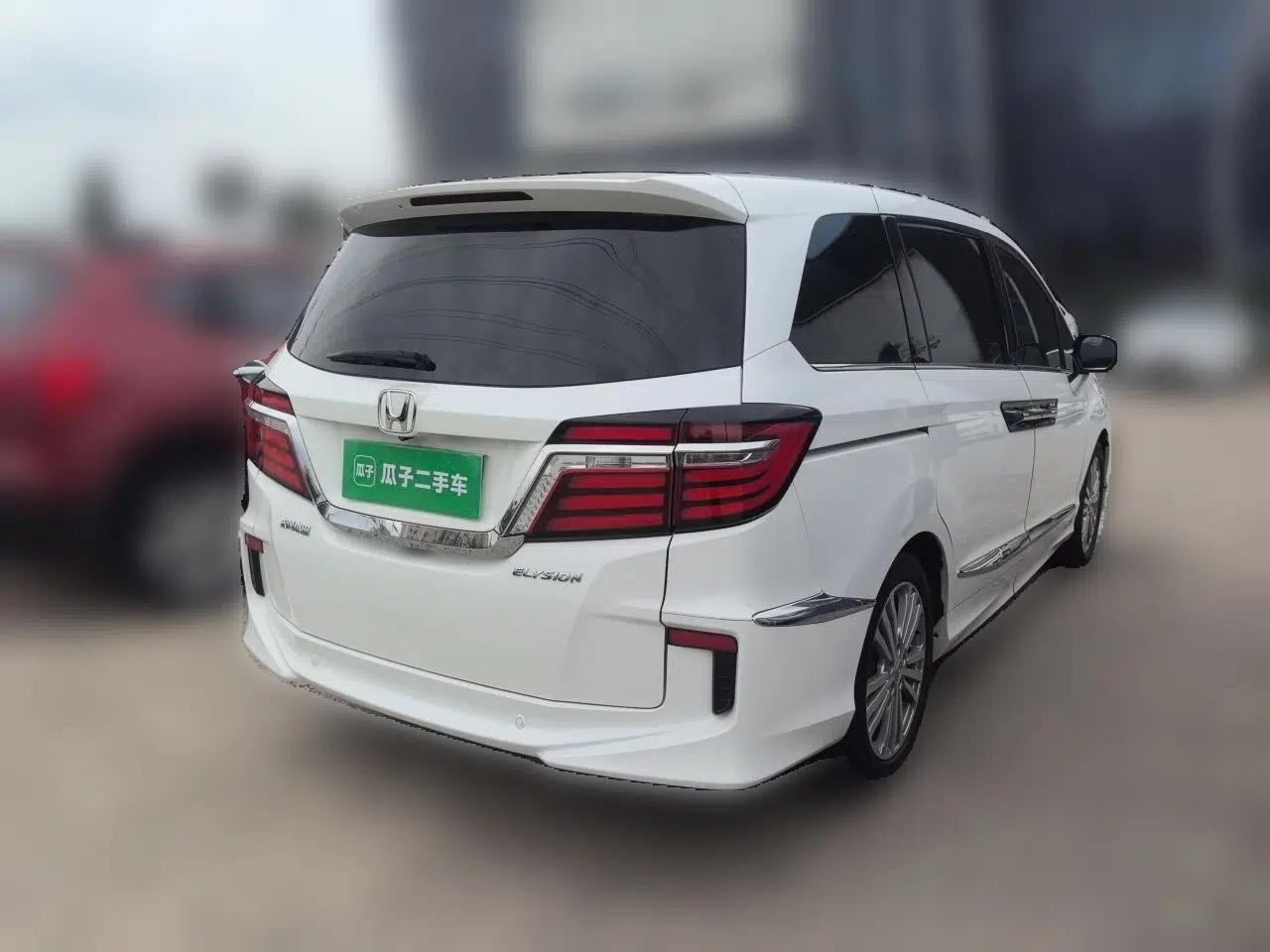 Honda Elysion 2016 2.4L Supreme Edition — миниатюра 6