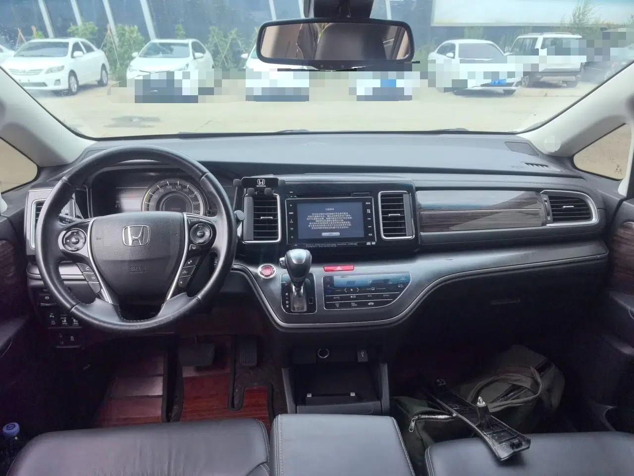 Honda Elysion 2016 2.4L Supreme Edition — миниатюра 9