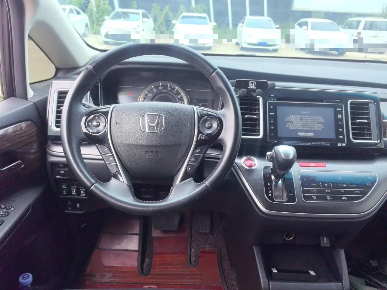 Honda Elysion 2016 2.4L Supreme Edition — миниатюра 10