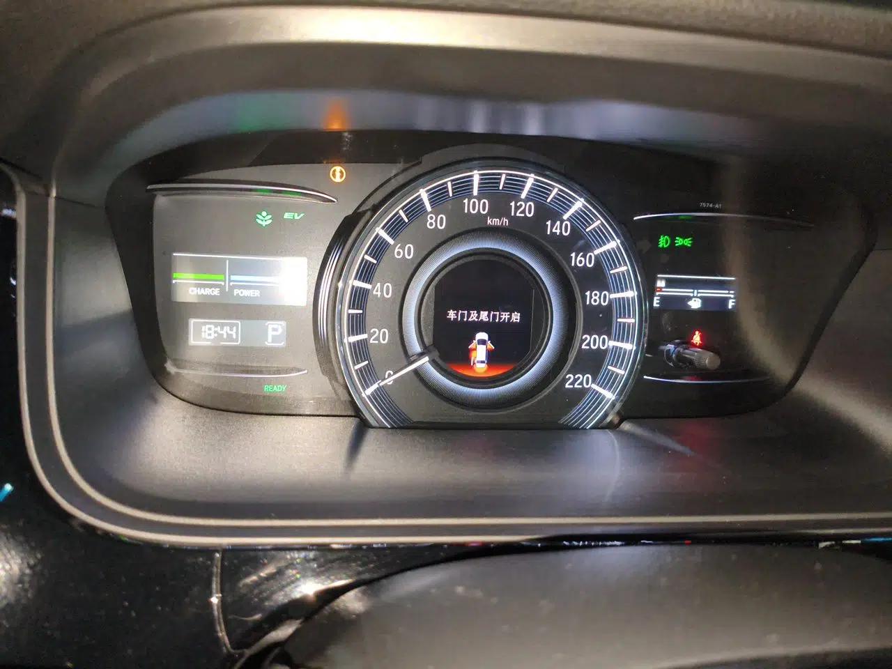Honda Elysion 2019 2.0L Hybrid Luxury Edition — миниатюра 11
