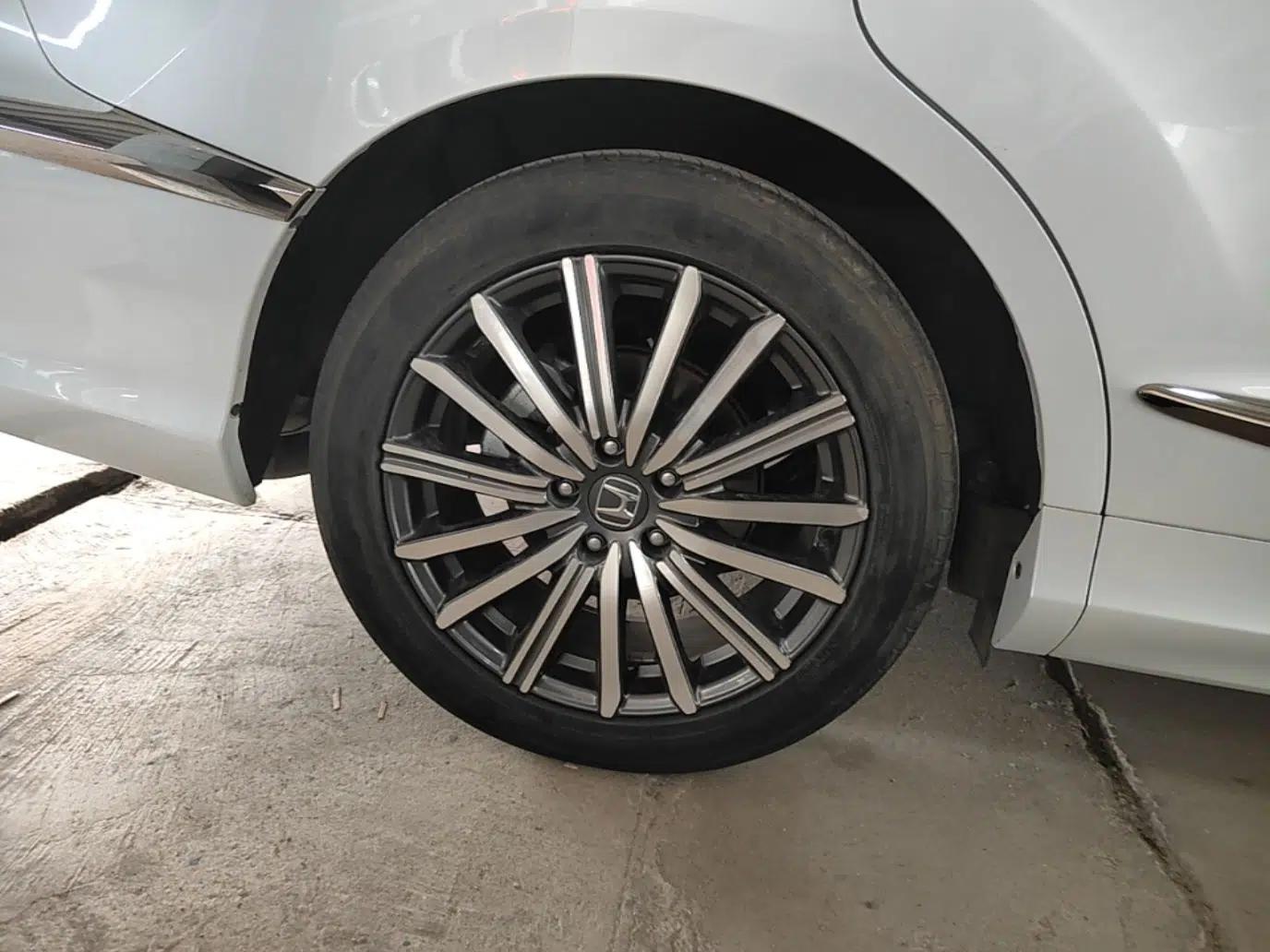 Honda Elysion 2024 2.0L eHEV Luxury Edition — миниатюра 11