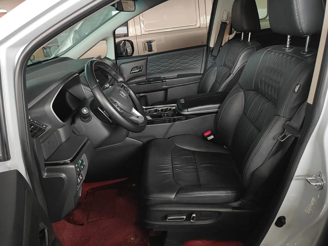 Honda Elysion 2024 2.0L eHEV Luxury Edition — миниатюра 17