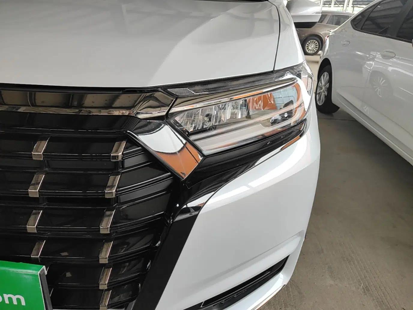 Honda Elysion 2024 2.0L eHEV Luxury Edition — миниатюра 8