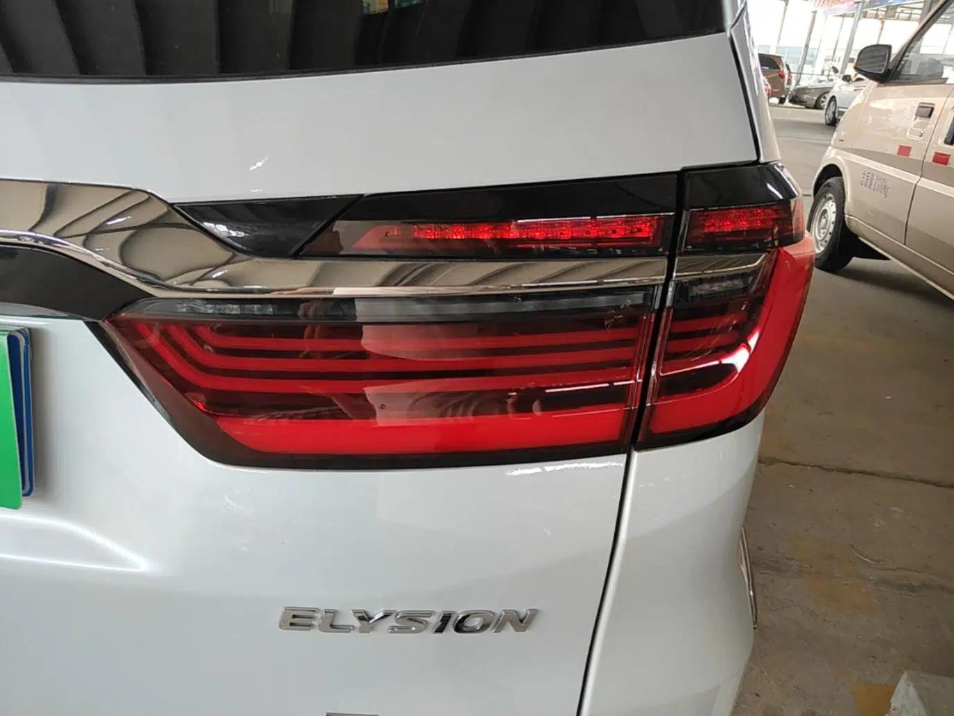 Honda Elysion 2024 2.0L eHEV Luxury Edition — миниатюра 9