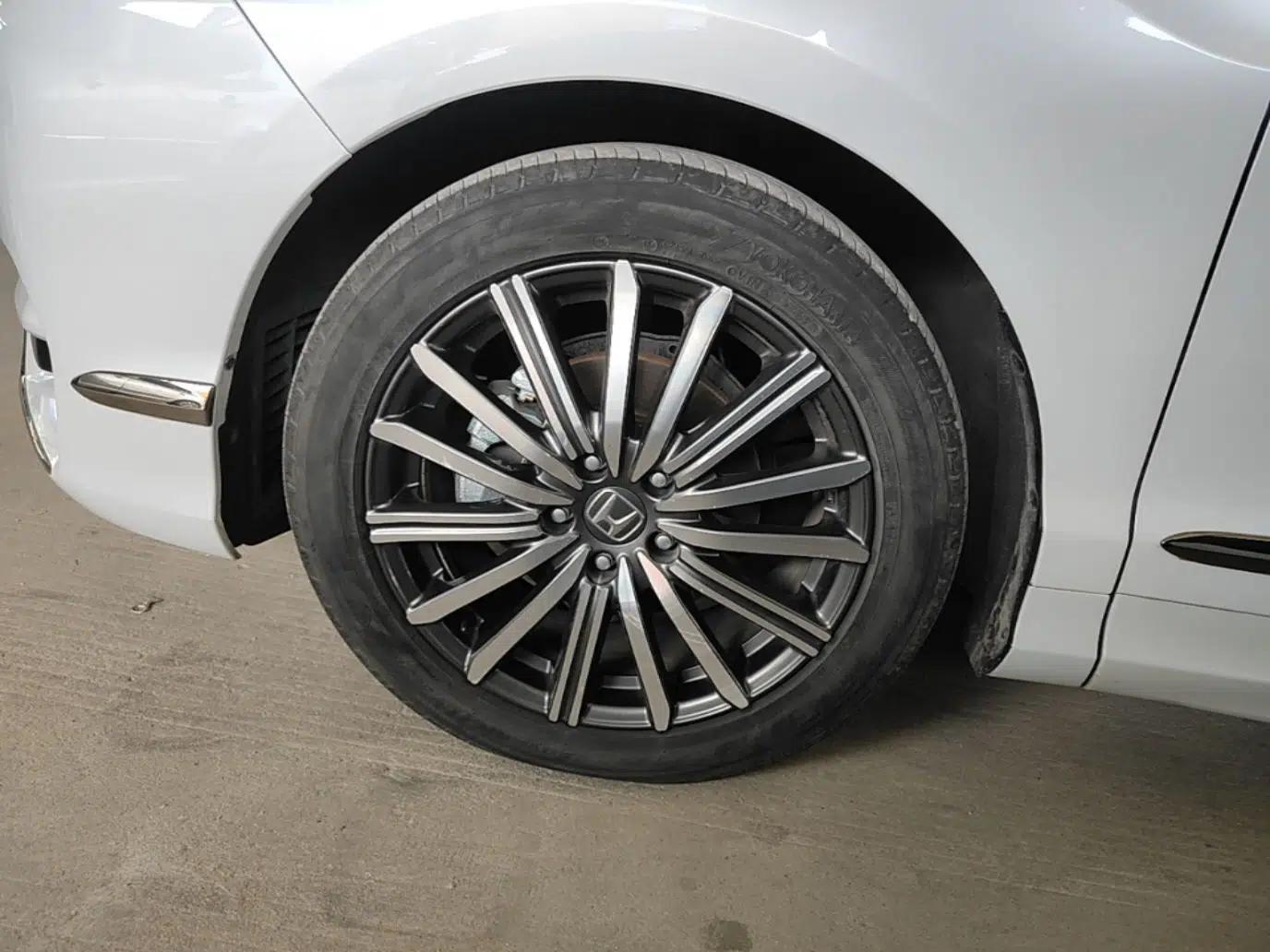 Honda Elysion 2024 2.0L eHEV Luxury Edition — миниатюра 10