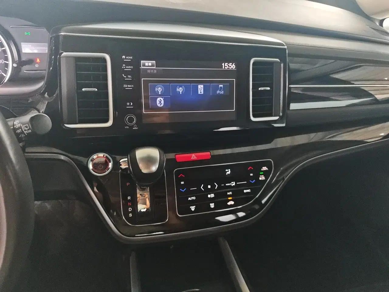 Honda Elysion 2019 2.0L Hybrid Luxury Edition — миниатюра 13