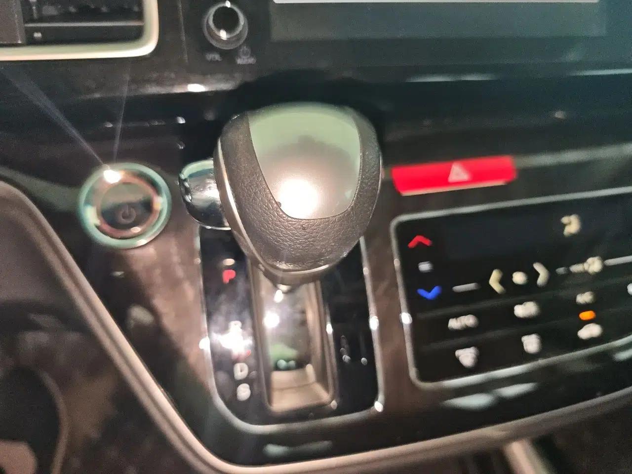 Honda Elysion 2019 2.0L Hybrid Luxury Edition — миниатюра 14