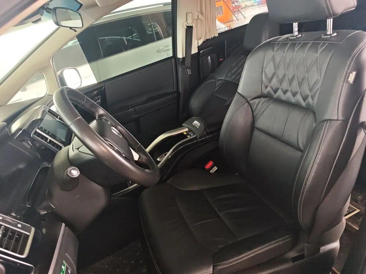 Honda Elysion 2019 2.0L Hybrid Luxury Edition — миниатюра 15
