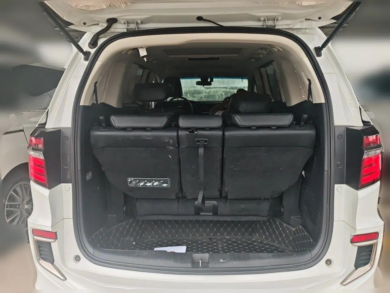Honda Elysion 2019 2.0L Hybrid Luxury Edition — миниатюра 19
