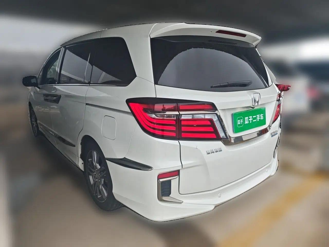 Honda Elysion 2019 2.0L Hybrid Luxury Edition — миниатюра 4