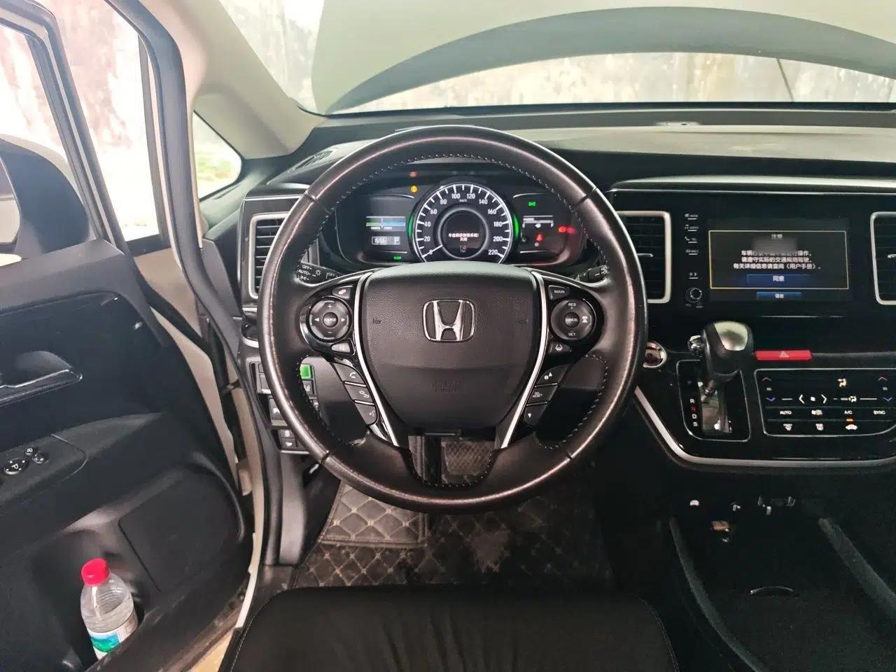 Honda Elysion 2019 2.0L Hybrid Luxury Edition — миниатюра 10