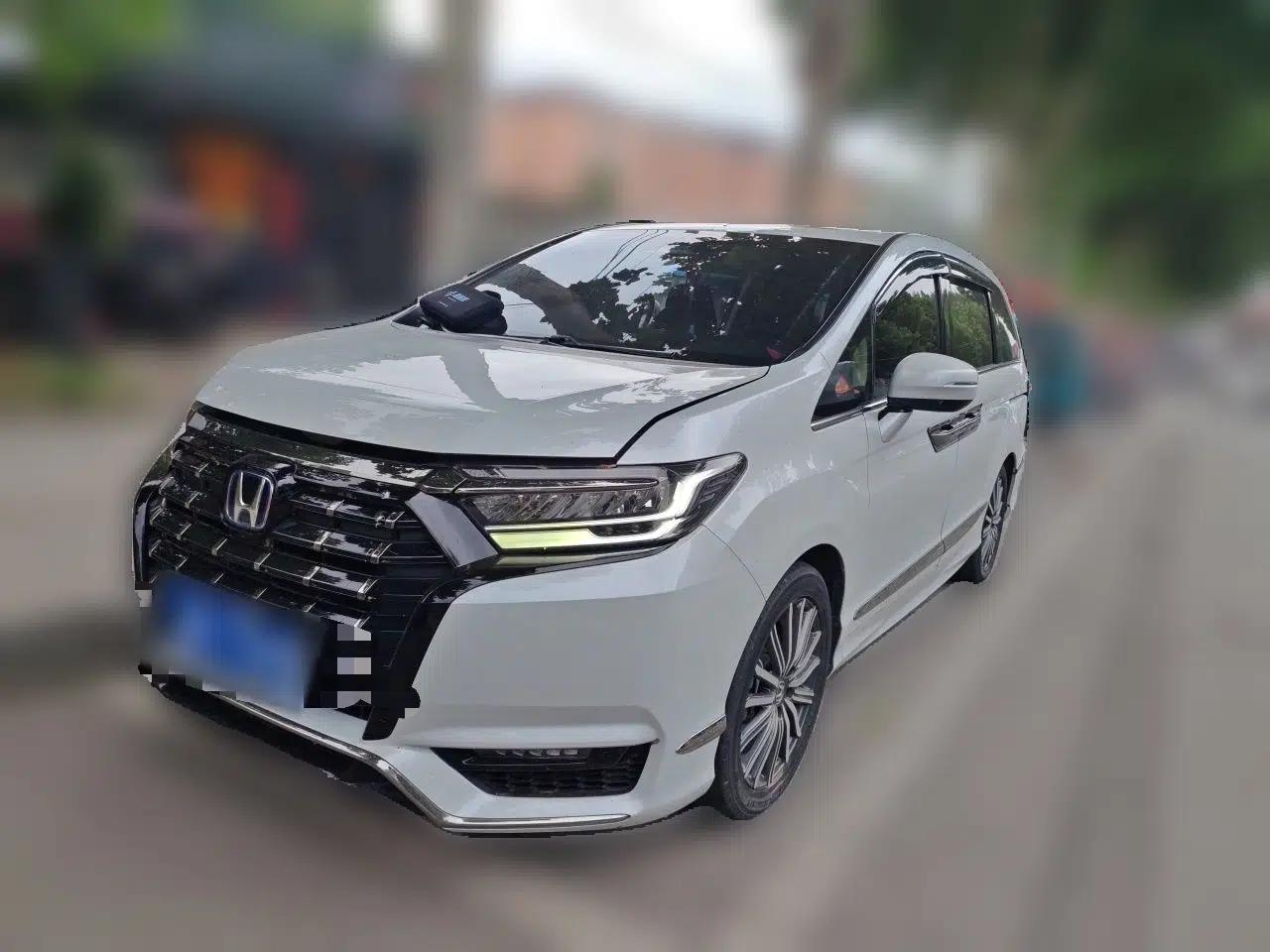 Honda Elysion 2024 2.0L eHEV Luxury Edition — миниатюра 1