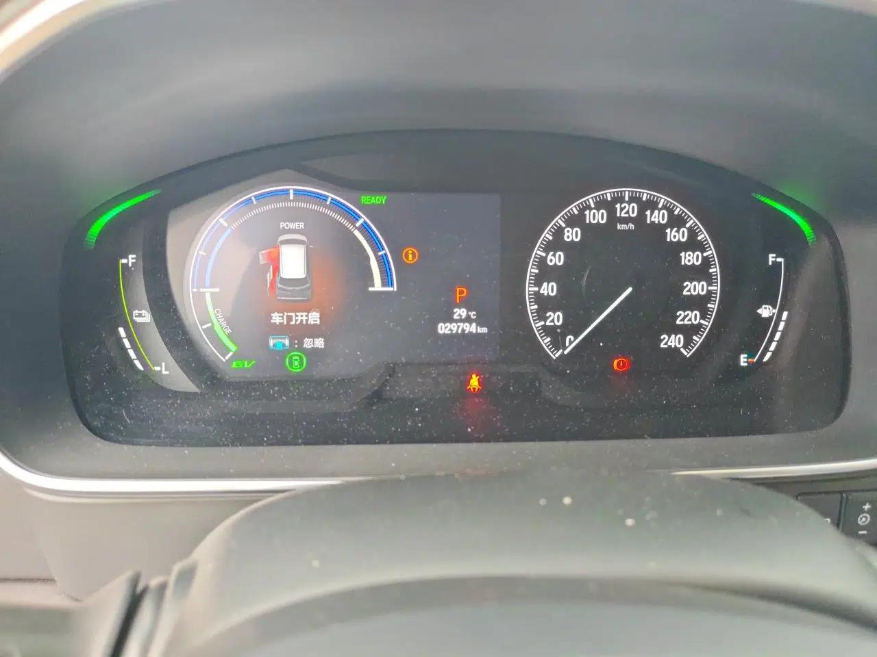 Honda Elysion 2024 2.0L eHEV Luxury Edition — миниатюра 11
