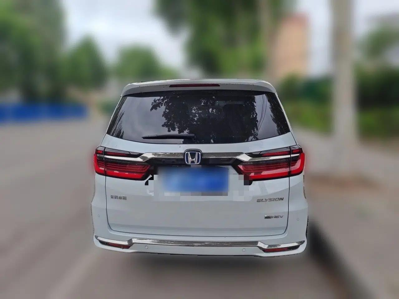 Honda Elysion 2024 2.0L eHEV Luxury Edition — миниатюра 5