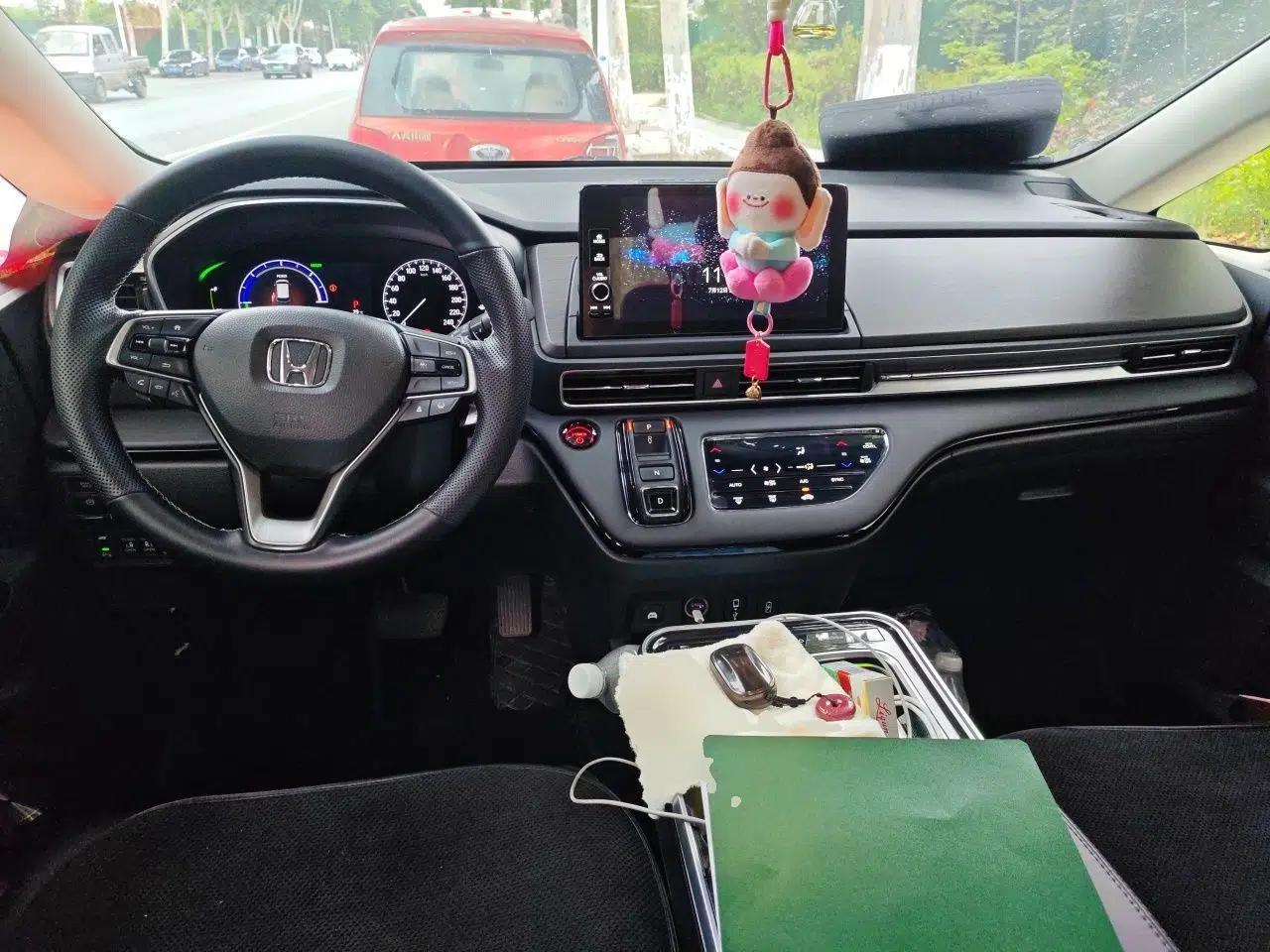 Honda Elysion 2024 2.0L eHEV Luxury Edition — миниатюра 9