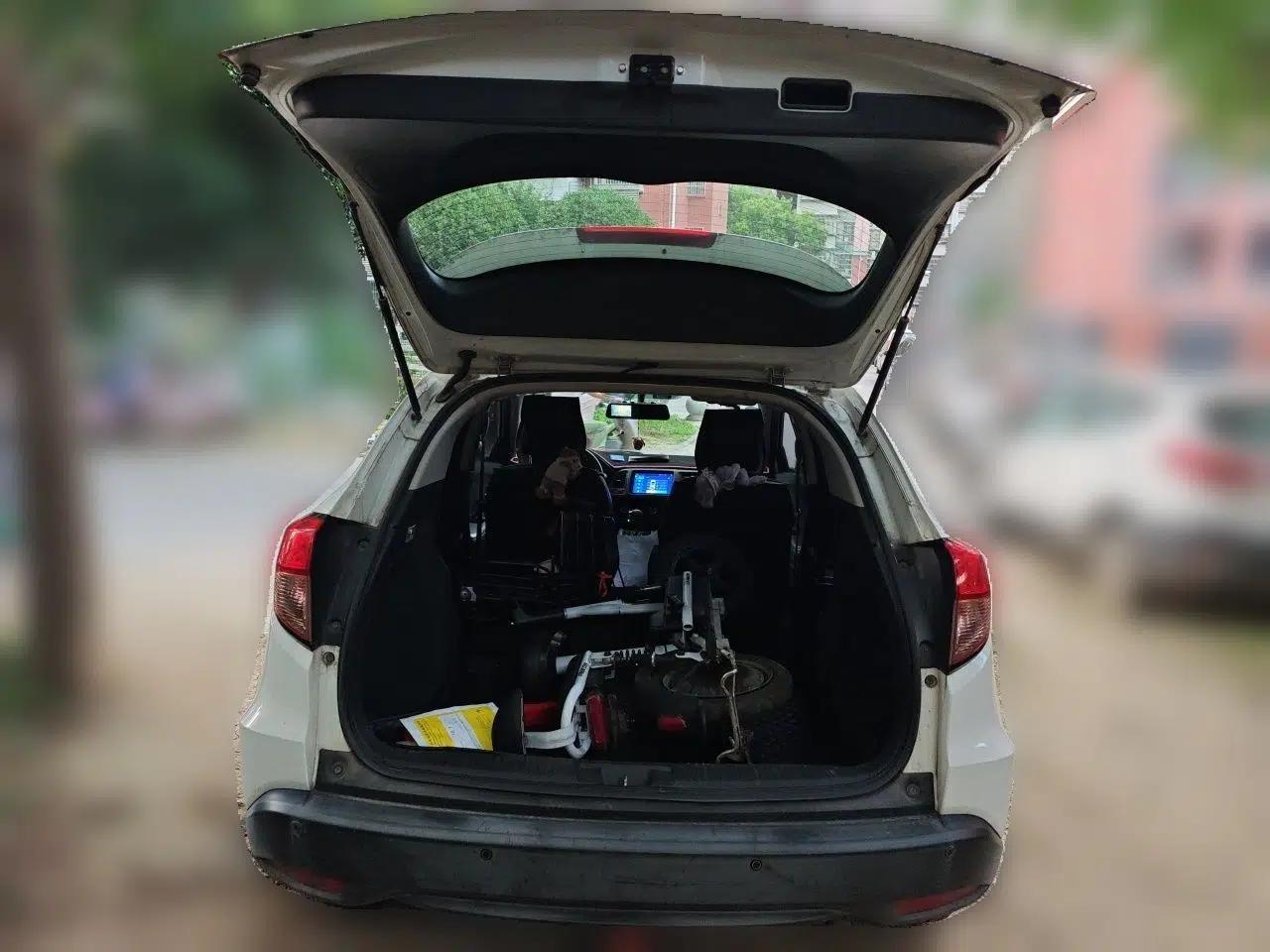 Honda Vezel 2017 1.5L CVT 2WD Comfort Model — миниатюра 19
