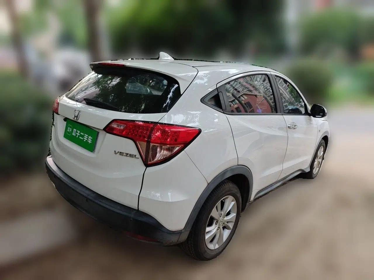 Honda Vezel 2017 1.5L CVT 2WD Comfort Model — миниатюра 6