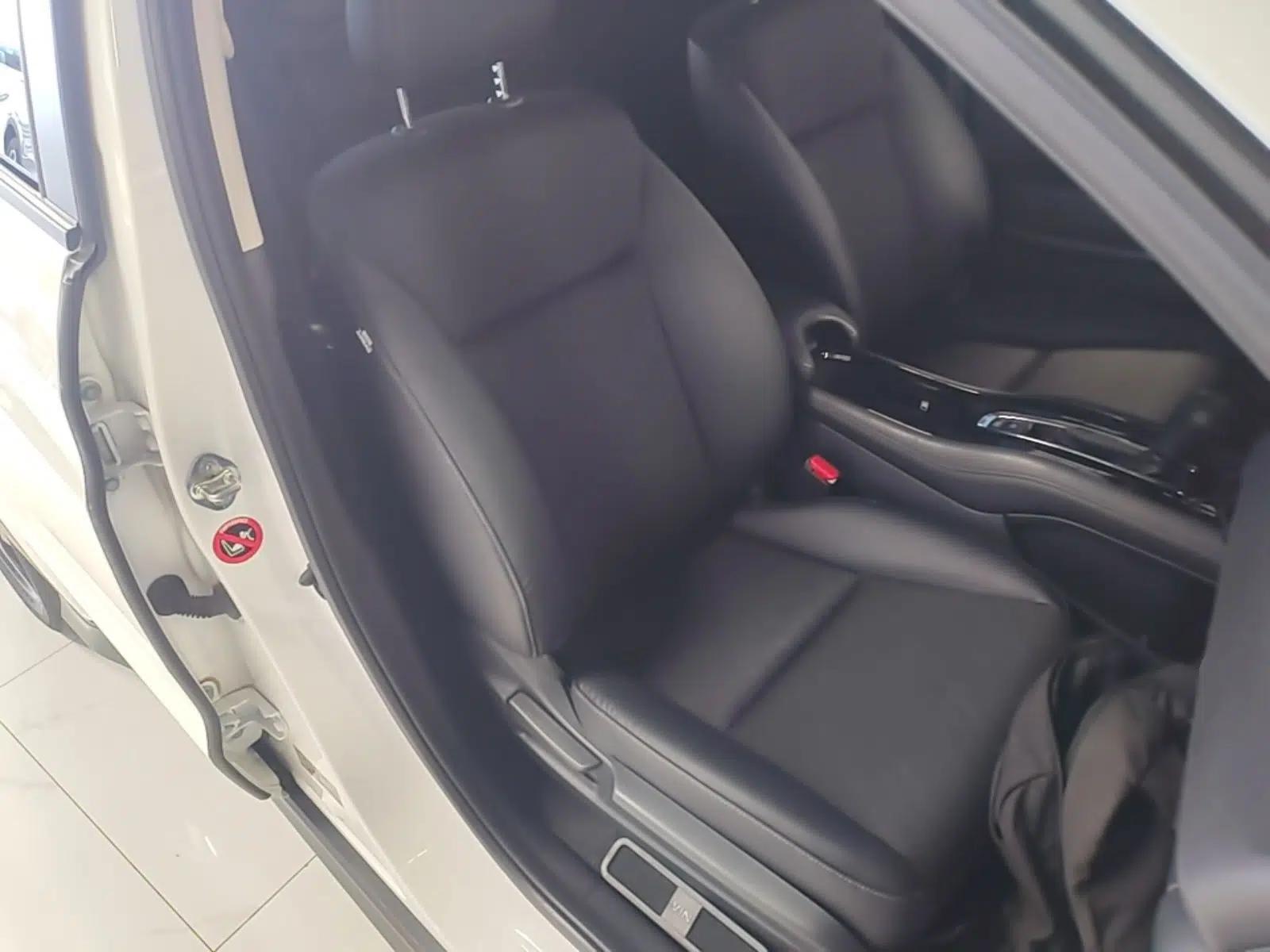 Honda Vezel 2020 1.5L CVT Pioneer Edition — миниатюра 19