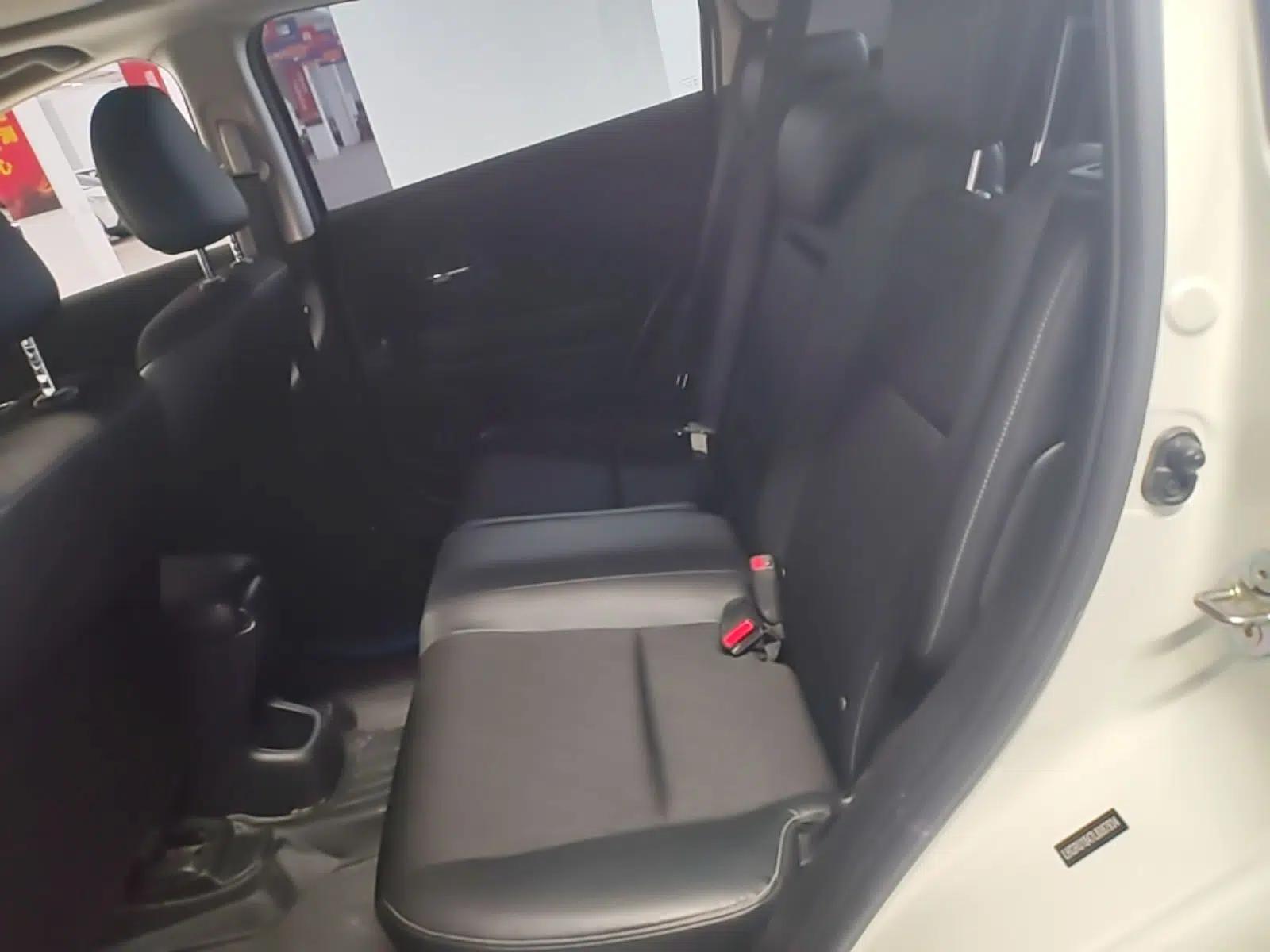 Honda Vezel 2020 1.5L CVT Pioneer Edition — миниатюра 20