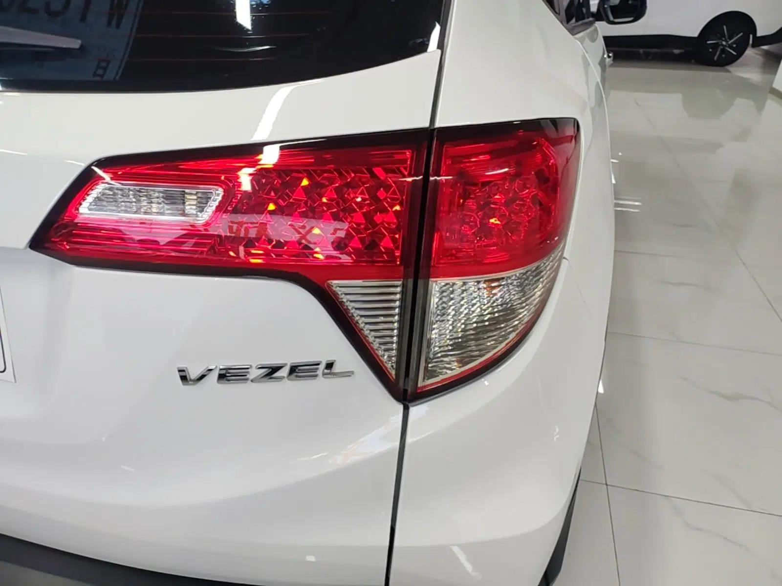 Honda Vezel 2020 1.5L CVT Pioneer Edition — миниатюра 9