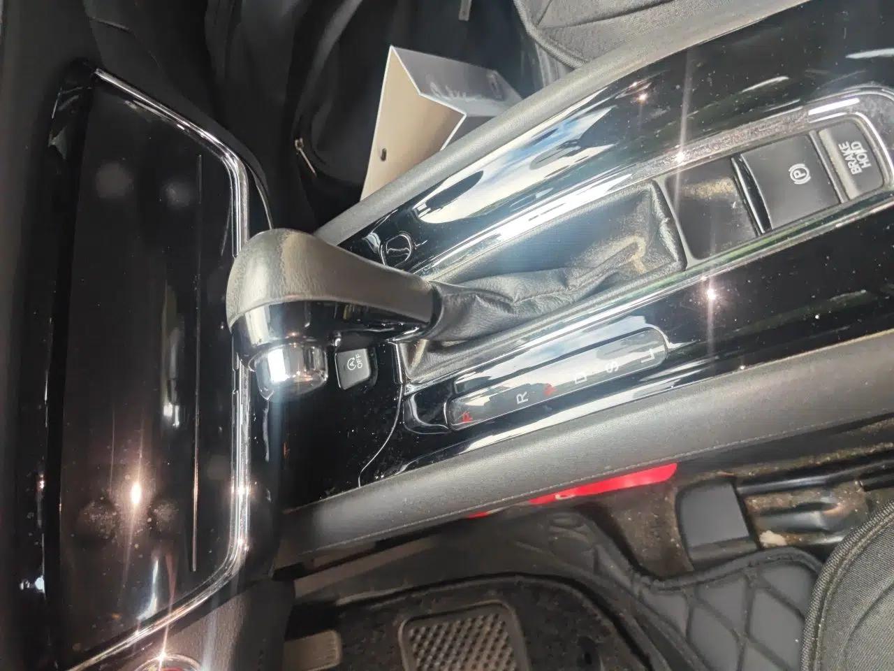 Honda Vezel 2015 1.8L CVT 2WD Luxury Model — миниатюра 14