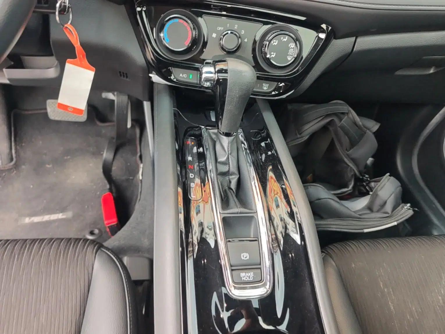 Honda Vezel 2020 1.5L CVT Pioneer Edition — миниатюра 16