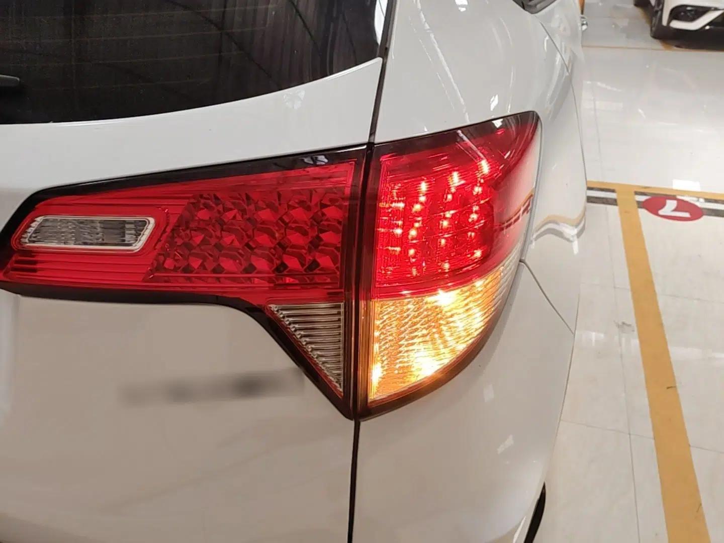 Honda Vezel 2020 1.5L CVT Pioneer Edition — миниатюра 14