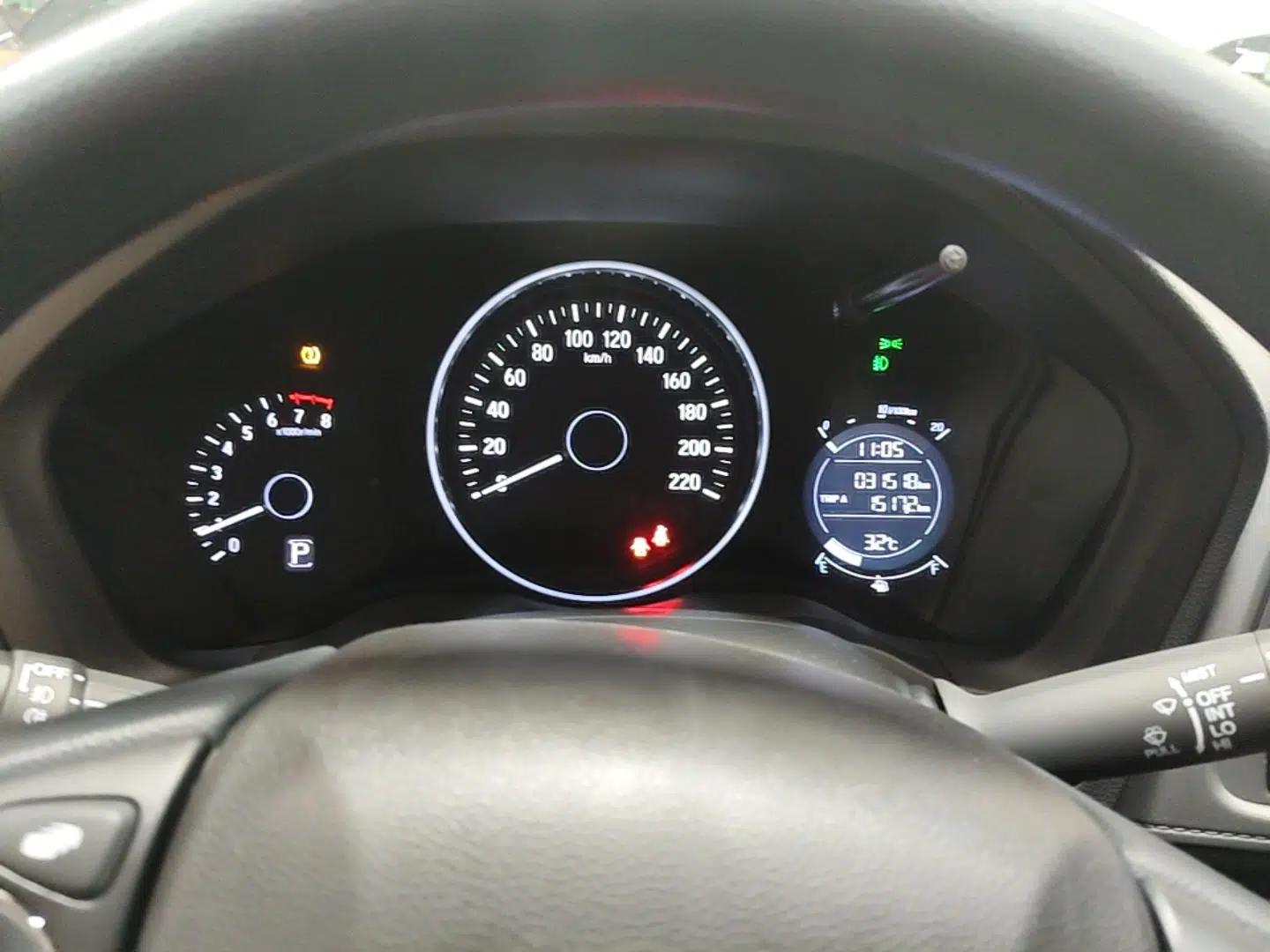 Honda Vezel 2020 1.5L CVT Pioneer Edition — миниатюра 19