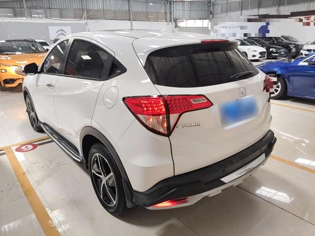 Honda Vezel 2020 1.5L CVT Pioneer Edition — миниатюра 4