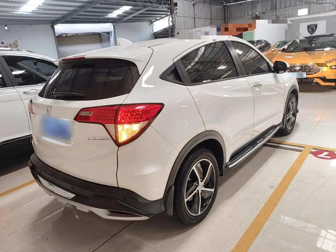 Honda Vezel 2020 1.5L CVT Pioneer Edition — миниатюра 6